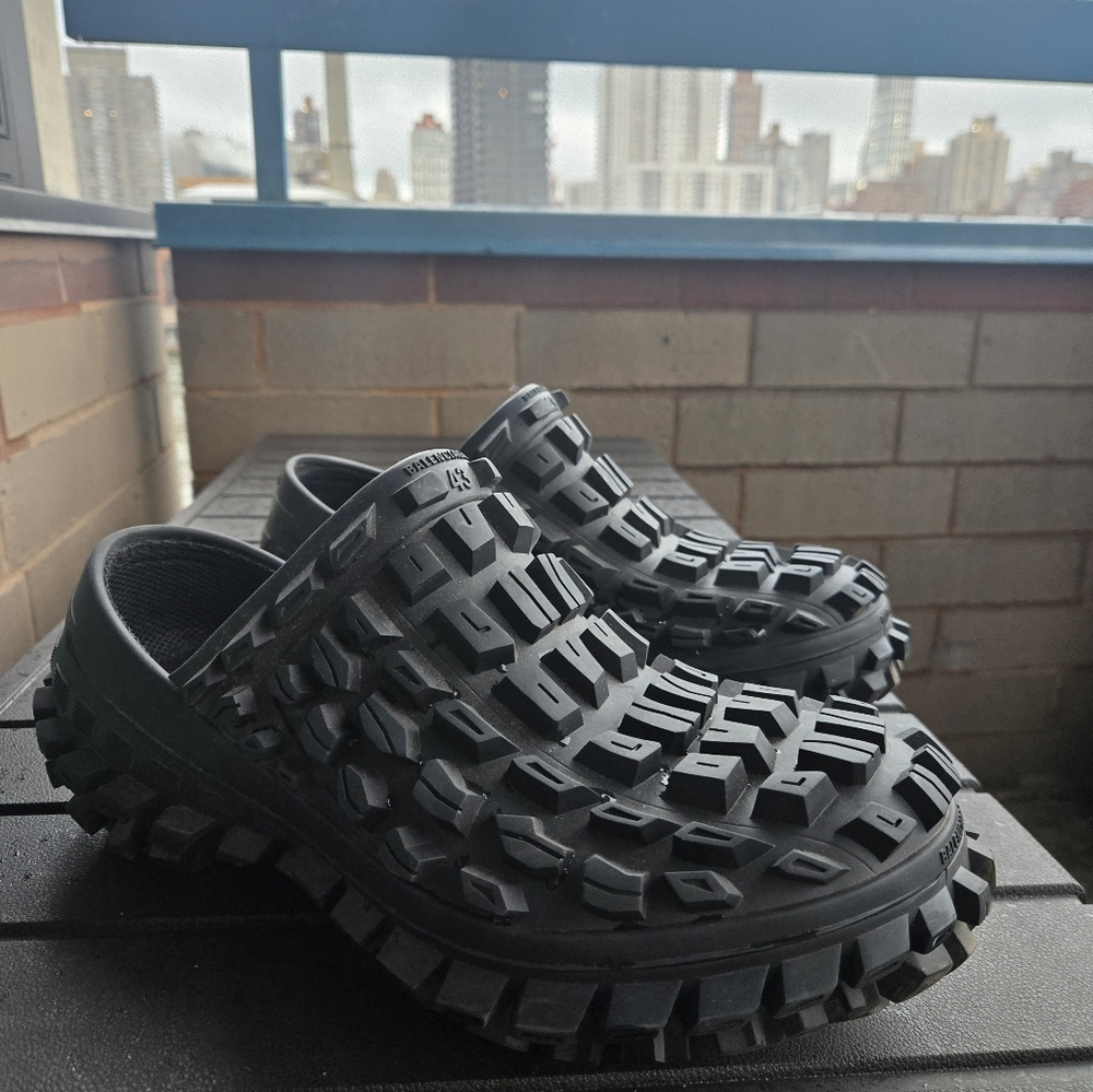 Balenciaga Men's Black Rubber Clogs
